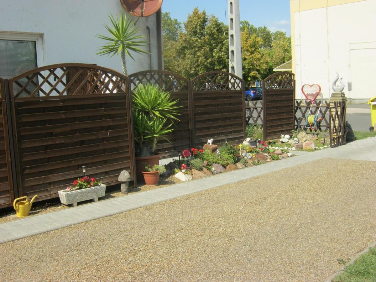 Kitti Apartman Balatonboglár Extérieur photo